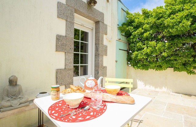 Wonderful private villa for 5 guests with TV, terrace, pets allowed and parking