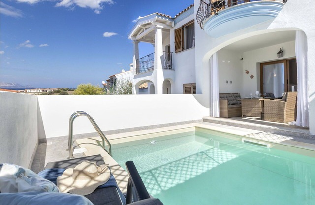 Wonderful private villa for 4 guests with A/C, private pool, WIFI, TV and patio