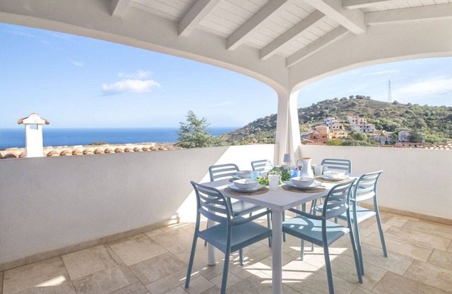 Wonderful private villa for 7 guests with WIFI, A/C, private pool, TV and patio
