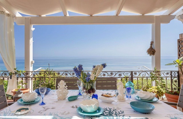 Wonderful private villa for 6 people with A/C, WIFI, TV and terrace