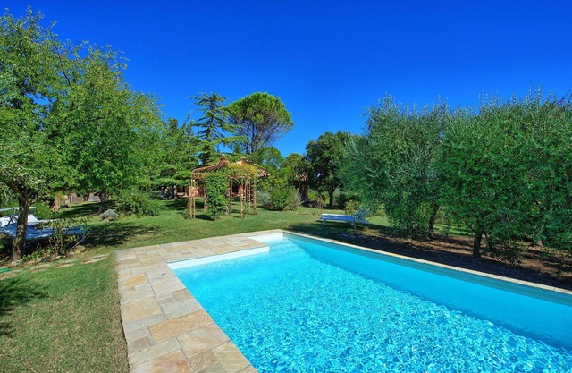 Wonderful private villa with WIFI, private pool, TV, patio, panoramic view, close to San Gimignano