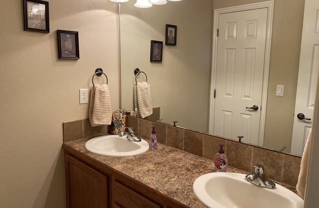 Wonderful Townhouse Minutes From Tamarack Resort