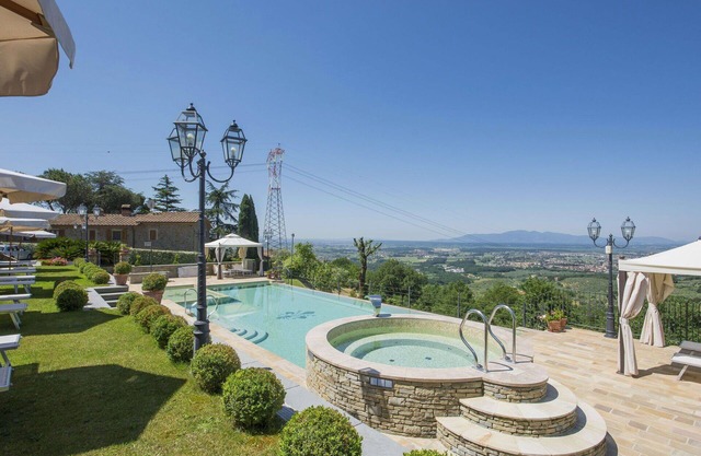 Wonderful villa for 4 guests with WIFI, A/C, pool, TV and panoramic view