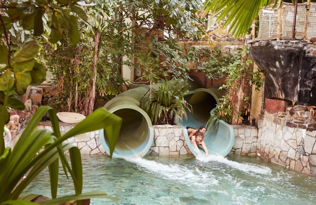 Wonderful villa for 4 people with WIFI, hot tub, pool, TV, terrace and parking