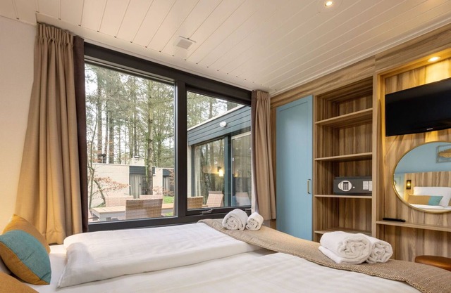 Wonderful villa for 6 guests with WIFI, pool, hot tub, TV, terrace and parking