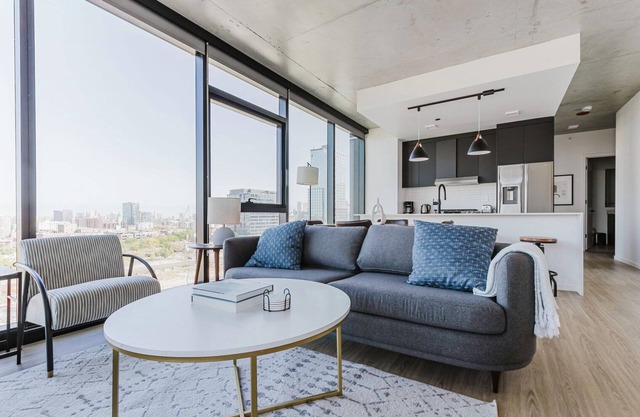 Wonderful W Loop 2BR w/Pool, Gym, Pet Area & W/D, by Blueground