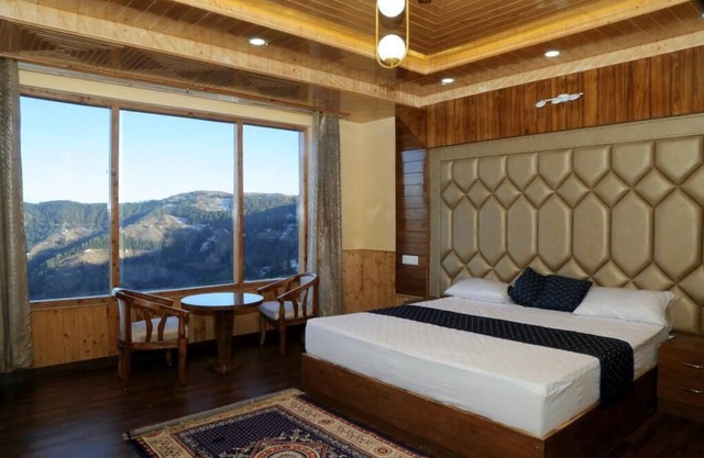 Wood Crista Retreat by Park Tree