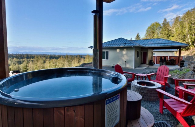 Wood fired hot tub | Pet-friendly, cozy wtr view