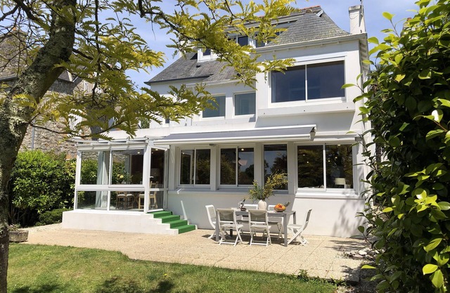 wood-panelled sailor's cottage a stone's throw from the port