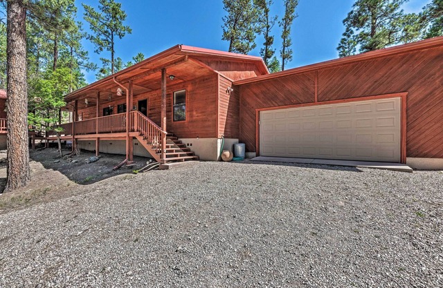 Wooded Ruidoso Hideaway w/Deck: Ski, Hike & Golf!
