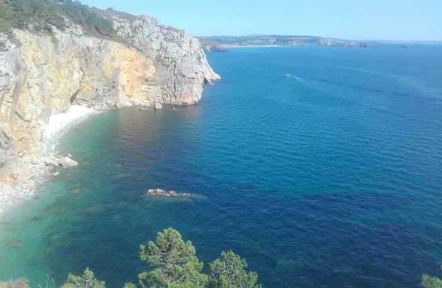 Wooden house in a very quiet location, close to shops and beaches