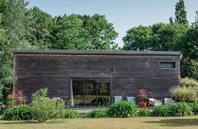 Wooden loft, pleasant setting, 800 m from the sea, in Trelevern