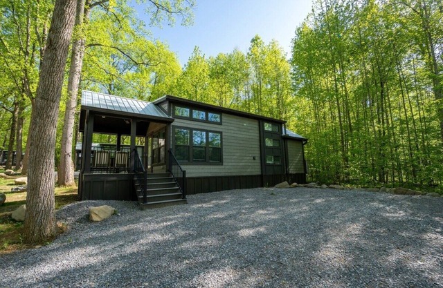 Woodland Tiny Cabin | Hickory Cabin