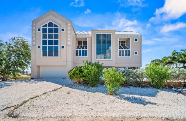 Woodring Bayhouse: Private Luxury Bayfront Home!