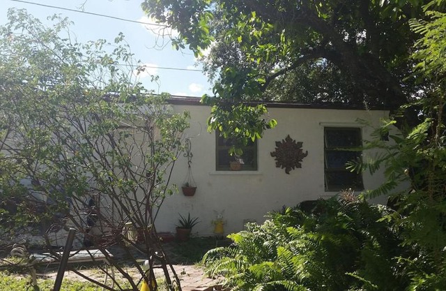 WOW! Special Holidays! Private house & garden less than 2 miles to Beach!