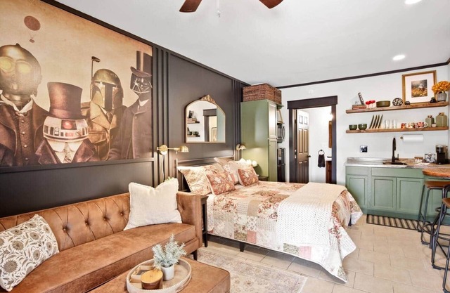 Wretched Hive @ Aggieland