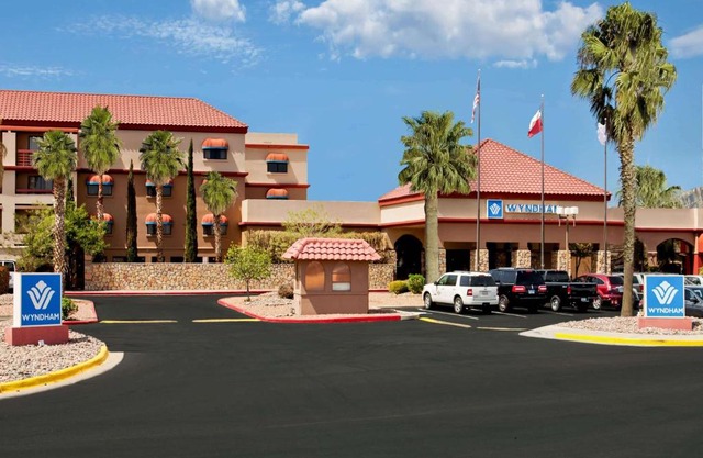 Wyndham El Paso Airport and Water Park