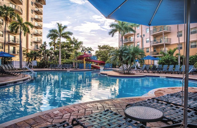 Wyndham Palm Aire | Four 2BR Suites Sleeps 24!