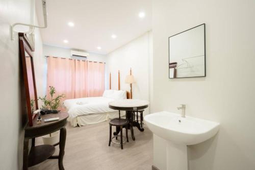 X Hidden Dragon ChinaTown MRT Wat Mangkon Station