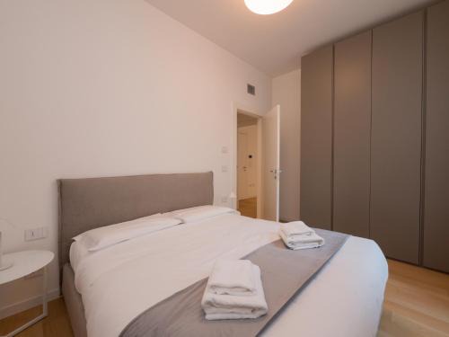 Xenia Milano - 2rooms apt in Via Petrella 4 D