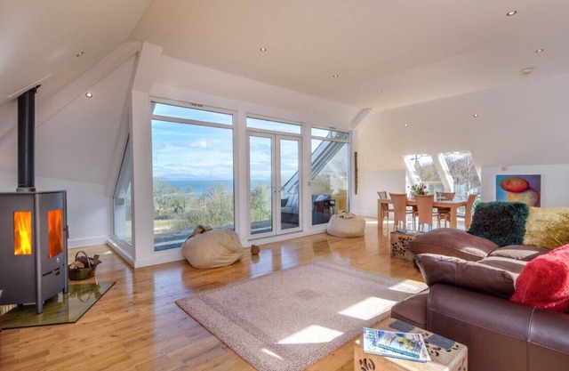 Y Ty Pren - Three Bedroom House, Sleeps 6