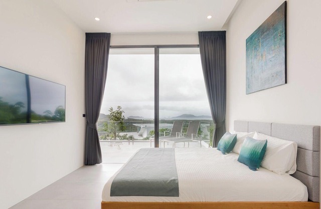 Yamu Hills 6 BDR Panoramic Sea View Luxury Vila