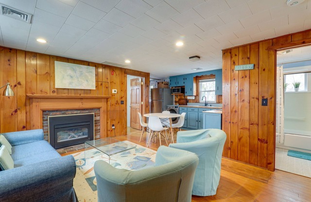 Yarmouth Vacation Rental w/Deck: Near Swan Pond!