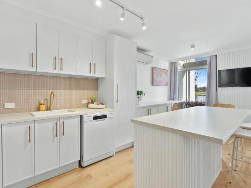 Yarrawonga Lakeside Apartment 25