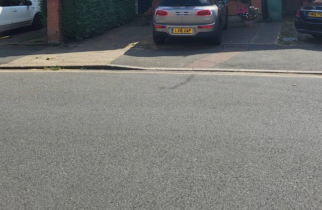 Yates Home With Private Parking