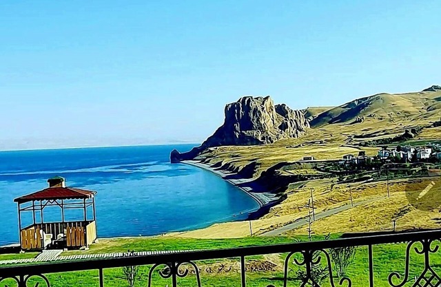 Yeşilsu taş konağı