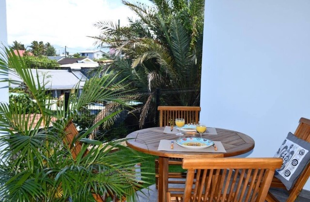 YLANG YLANG, charming studio - swimming pool and parking