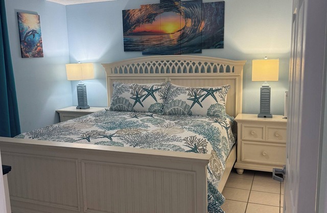 Your Beach Escape with 3 Pools, 3 Hottubs, and Emerald Coast Beach Views!