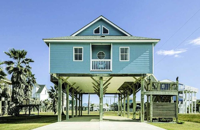 Your Family's Clubhouse by the Sea!