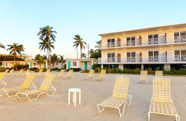Your Home Away From Home! 4 Relaxing Units, FREE Parking, Onsite Pool