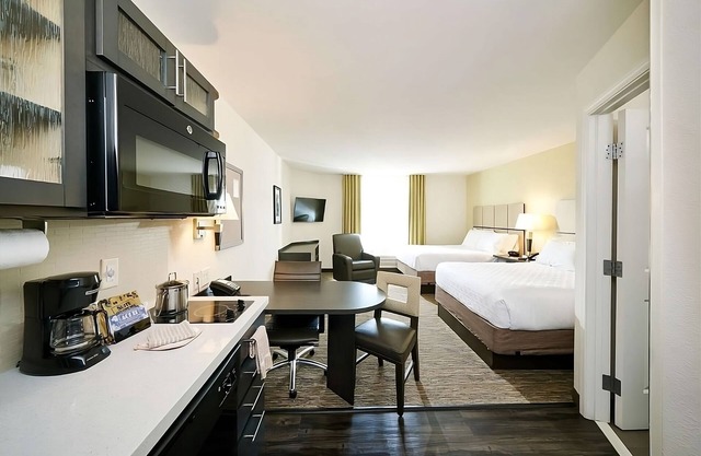 Your Home Base for Exploring Charm City! 2 Great Units with Private Kitchenettes