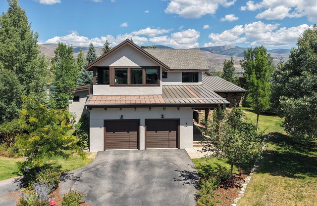Your next Adventure starts here! Spacious 5-bedroom house in charming Edwards