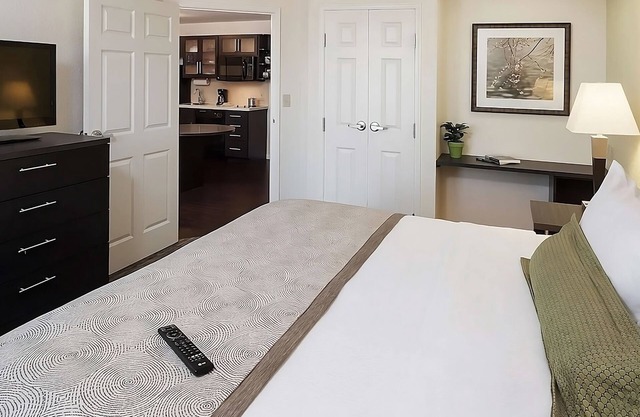 Your Relaxing Getaway Awaits! 3 Spacious Units, Outdoor Pool, Pets Allowed!