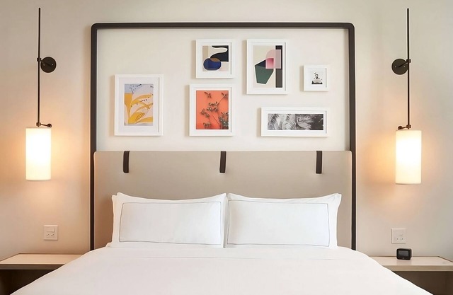 Your Slice of Paradise! Pets Allowed, Kitchenette, Rooftop Swimming Pool!