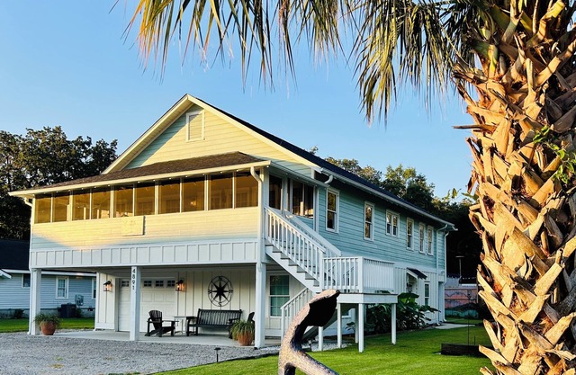 Your Ultimate Coastal Retreat! 5 bedroom, 4 bathroom home in Murrells Inlet, SC!