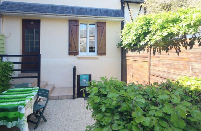 Yport Inn, 2 bedrooms, sleeps 4