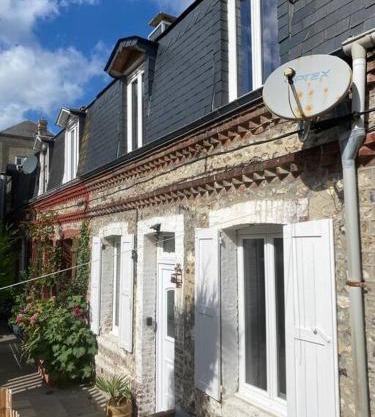 Yport, maison de pêcheur avec jolie terrasse.