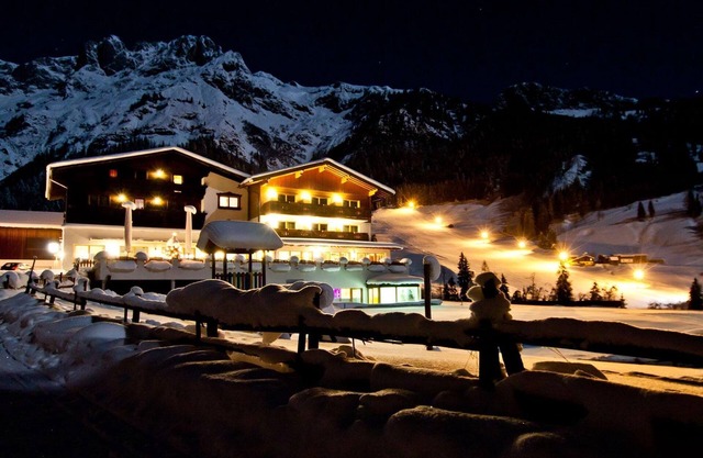 Zirbensuite, shower, toilet, balcony - Alpengasthof Lämmerhof