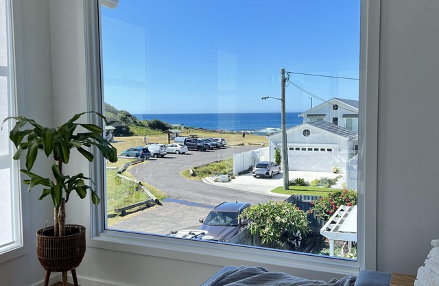 Zala - Beautiful Ocean side views & summer coastal vibes 🌊☀️