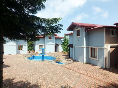 Zarha Mountain Villas