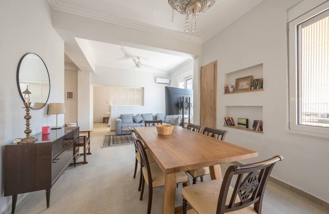 Zen Breeze, Bright and Spacious Apartment With 2 Master Bedrooms