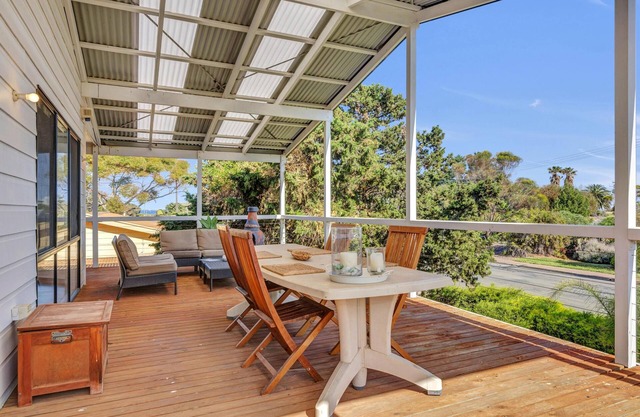 Zephyr Shores - Port Willunga - Cosy Beach Retreat just Moments from the Beach