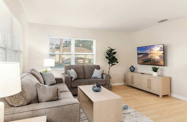 Zephyrhills Comfort Duplex #2 🛋️| 2 Bed 2 Bath