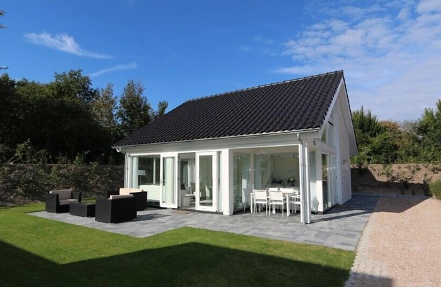 Zonnedorp 4 design villa for a luxury holiday near the sea