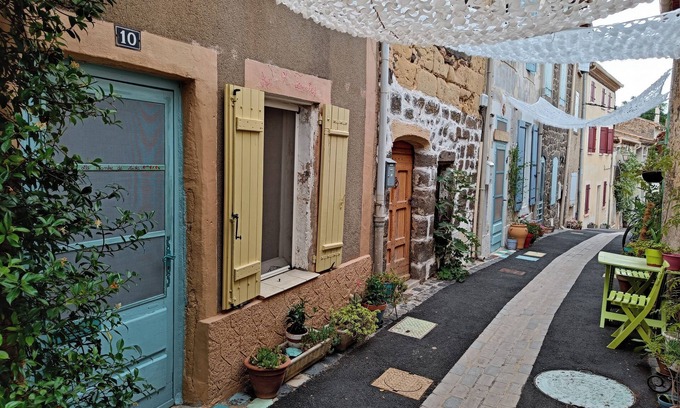 Portiragnes House | à 5 mn de la Mer, Dans le Centre Médiéval Piétonnier, Maison de Village de 60 m2