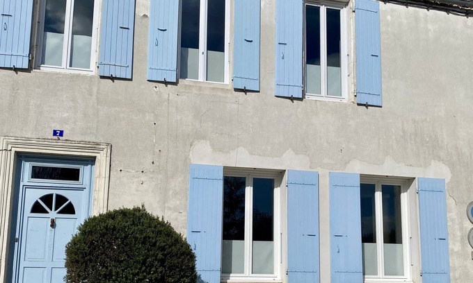 Le Chateau-d'Oleron House | À Proximité de la Plage , Grande Maison Avec Jardin au Chateau Doleron